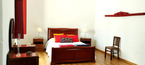 Casa da Avó Nina Fuseta - Quarto Vermelho